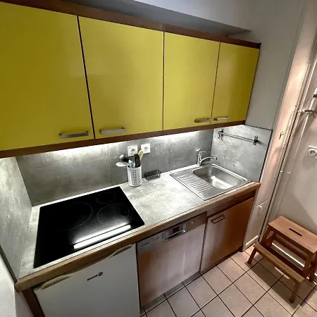 Les Menuires : 2 Pieces, 6 Pers, Balcon Sud, Au Pied Des Pistes - Fr-1-452-208 * Saint-Martin-de-Belleville